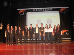 Evrensel Kolej